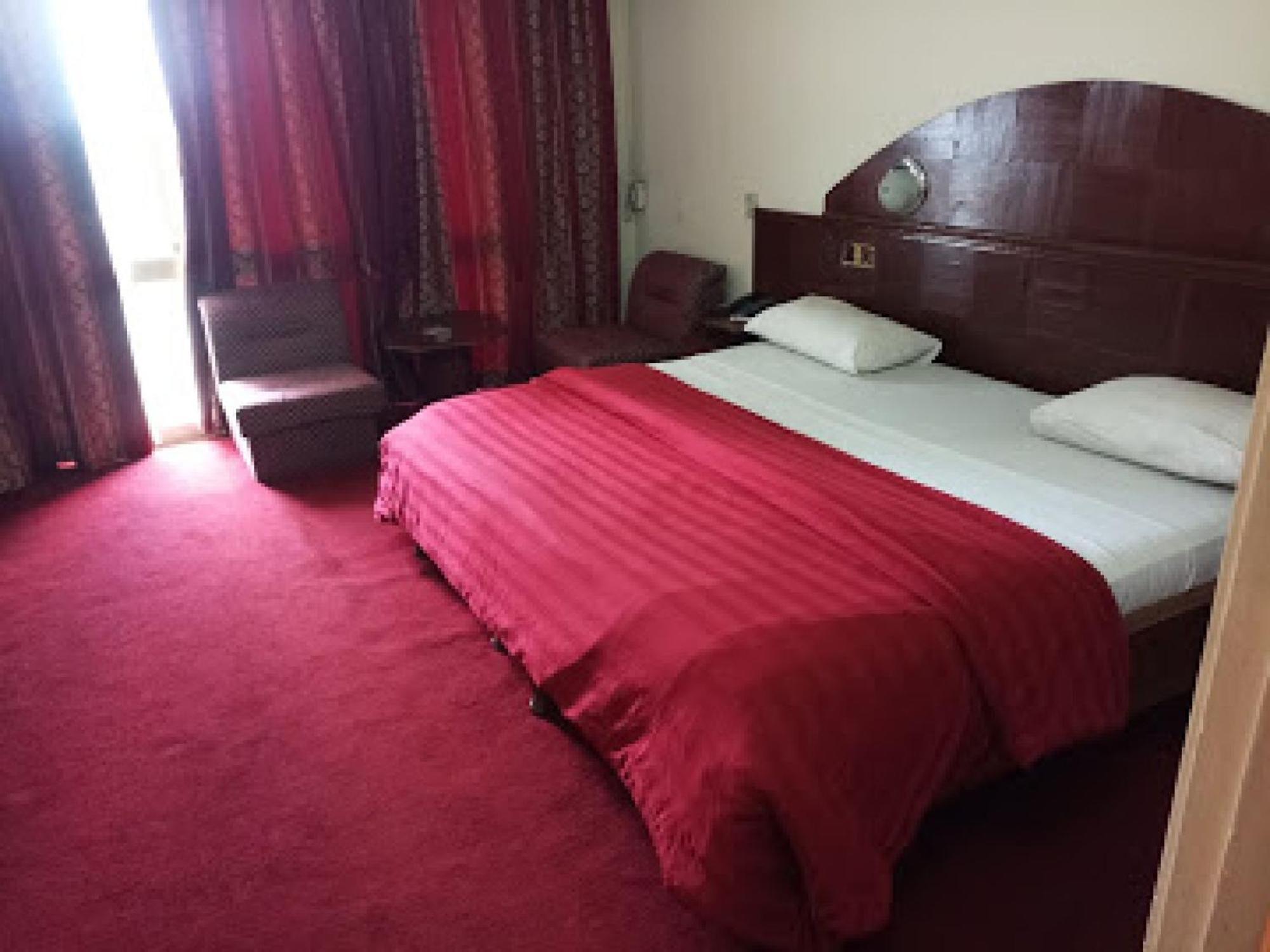 Room In Lodge - Premier Hotel-Ibadan Exterior foto