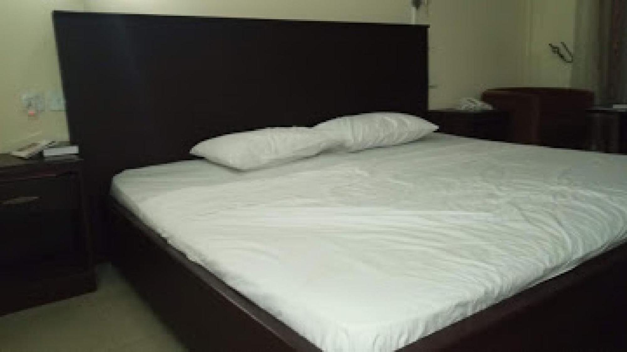 Room In Lodge - Premier Hotel-Ibadan Exterior foto